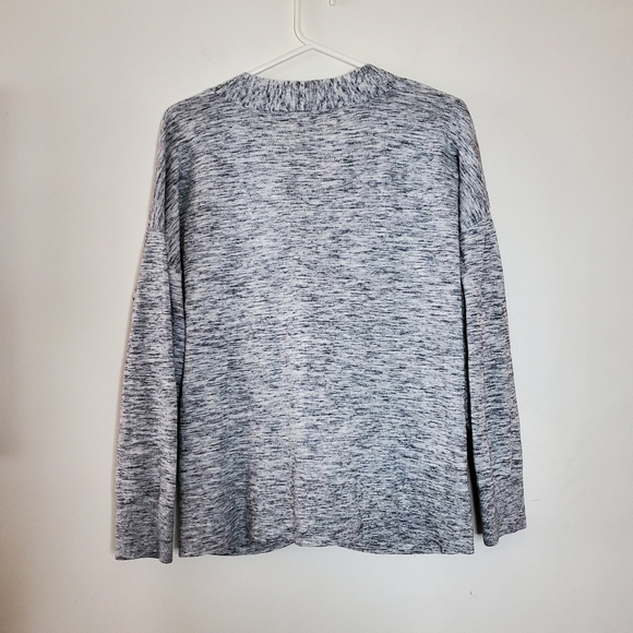 Cabi Heathered Grey 4 Button Cardigan size medium - Picture 11 of 13